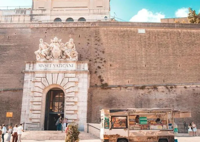 Апартаменты Real Vatican Apartment 5 Min From Metro Рим