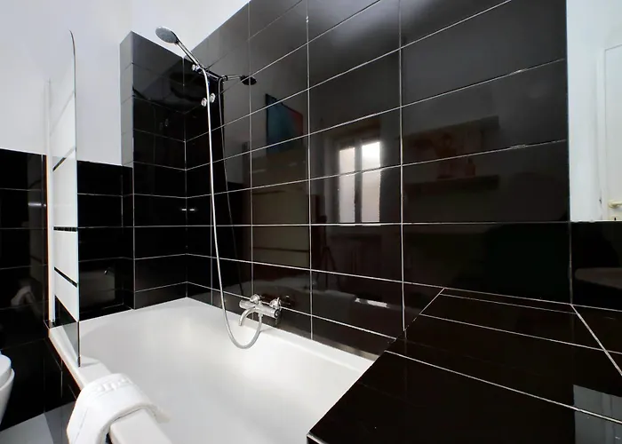 Апартаменты Real Vatican Apartment 5 Min From Metro *