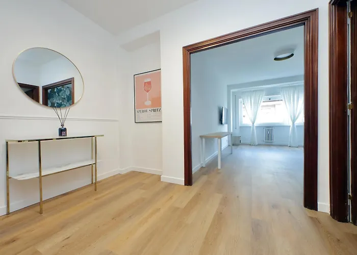Апартаменты Real Vatican Apartment 5 Min From Metro