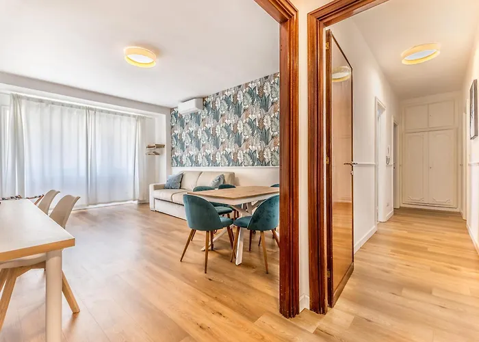 Апартаменты Real Vatican Apartment 5 Min From Metro