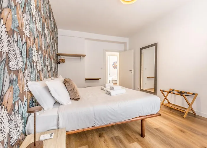 Апартаменты Real Vatican Apartment 5 Min From Metro *